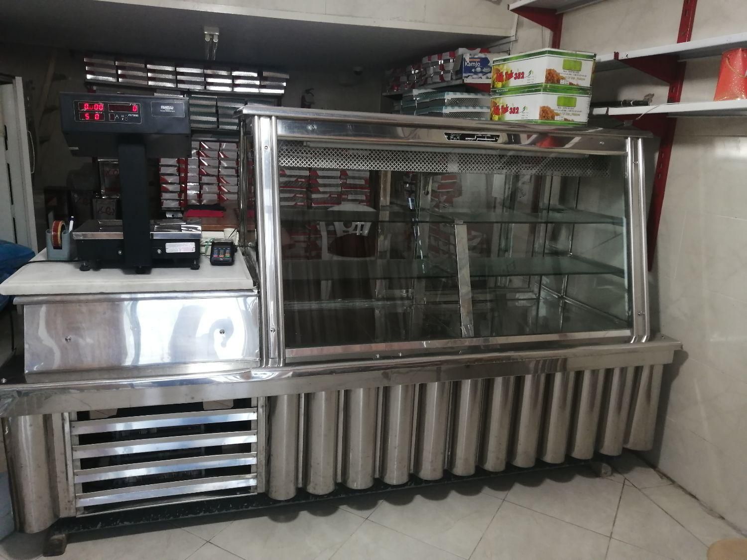 یخچال و ویترین و فریز و کانکس|فروشگاه و مغازه|نی‌ریز, |دیوار