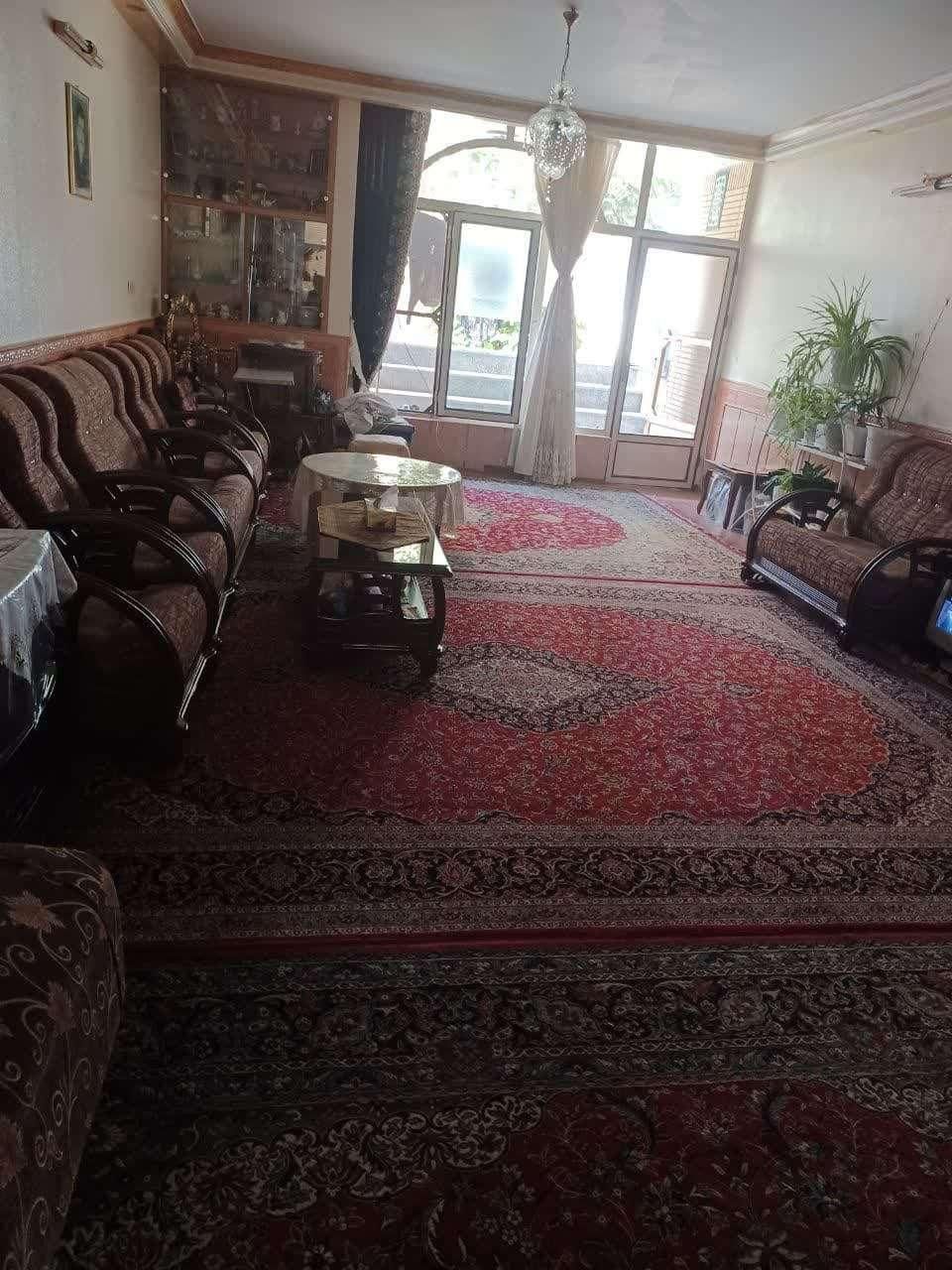 منزل ویلائی دوطبقه|فروش خانه و ویلا|شاهین‌شهر, گزبرخوار|دیوار