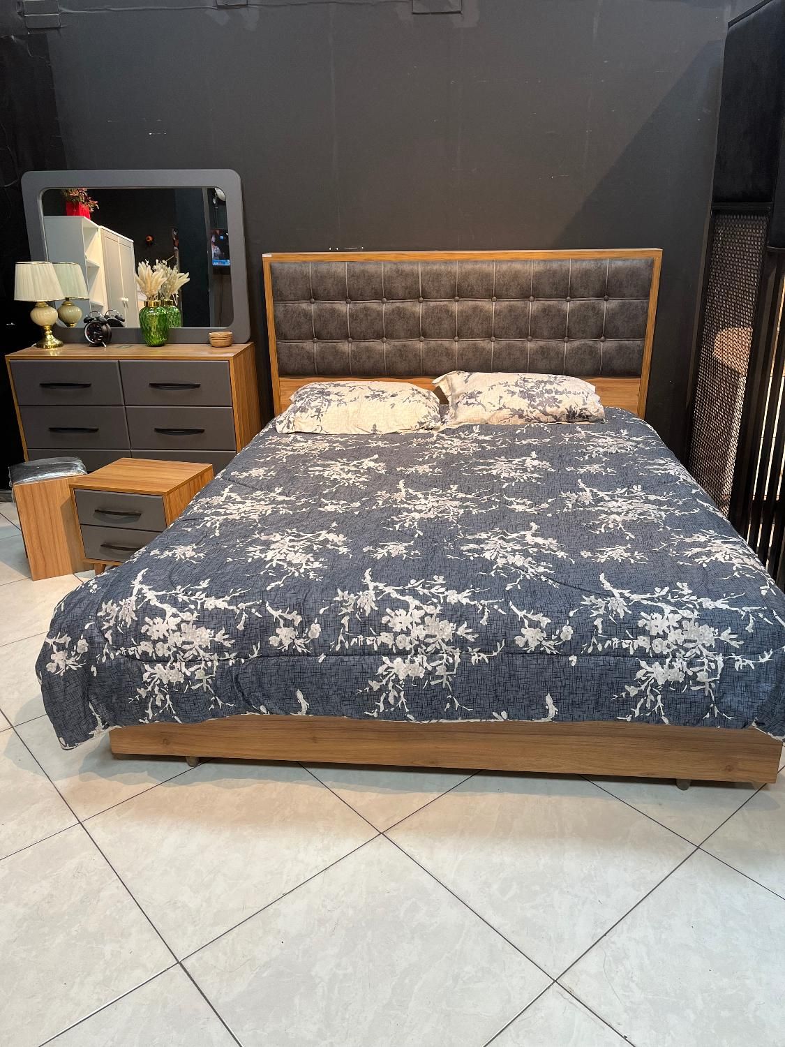 سرویس خواب کامل|تخت و سرویس خواب|کاشان, گارزگاه|دیوار