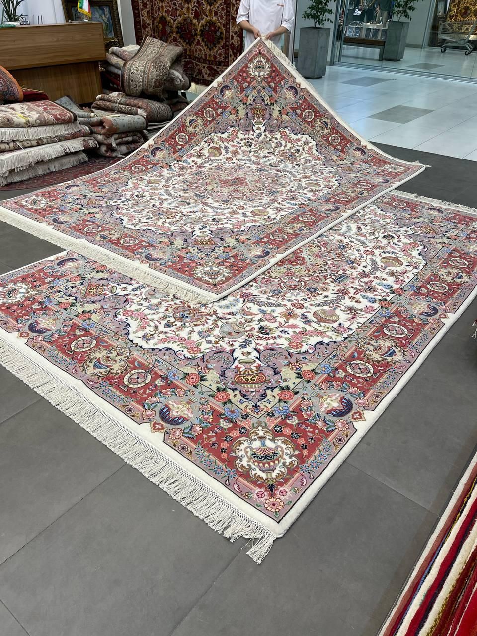 فرش دستباف(بساک) ۹ متری گلفرنگ قیمت جفت ۲۸۰ تومن|فرش|مشکیندشت, |دیوار