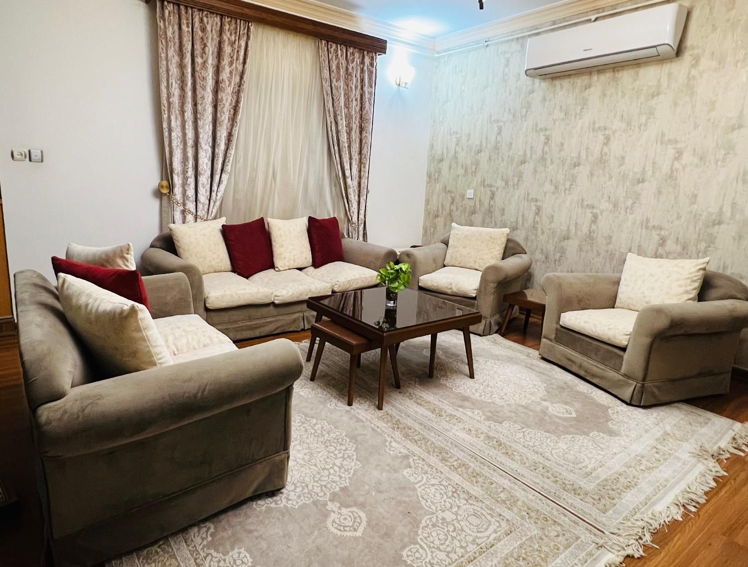 ست مبلمان ۷نفره|مبلمان خانگی و میز عسلی|گرگان, |دیوار