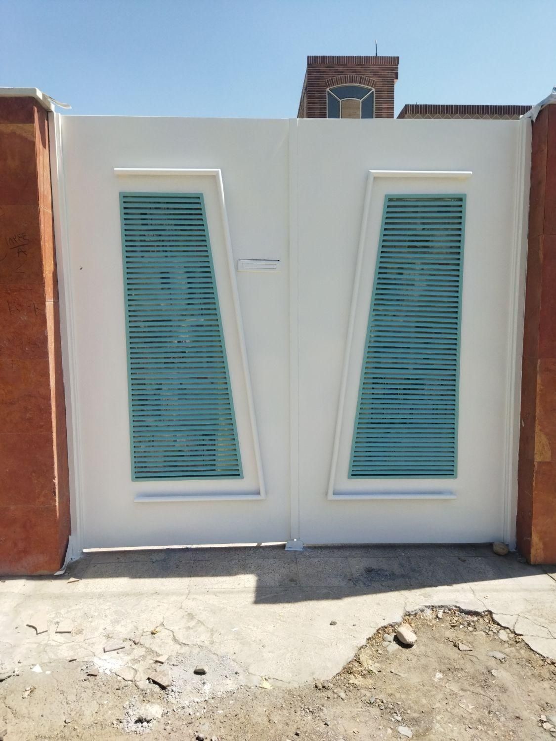 رنگ امیزی ساختمان درب پنجره|خدمات پیشه و مهارت|جیرفت, |دیوار