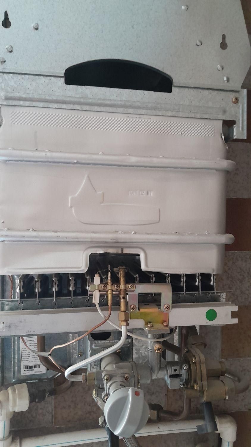 سرویس وتعمیر  پکیج *ابگرمکن دیواری *لوله کشی اب|خدمات پیشه و مهارت|مشهد, رضاشهر|دیوار