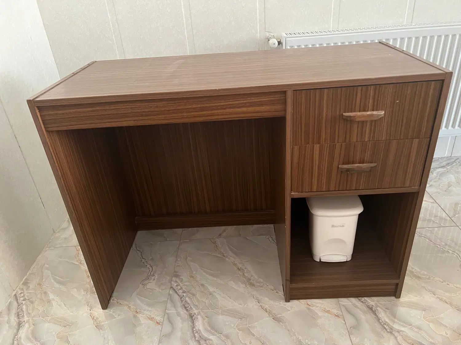 تخت تشک، میز تحریر، مبل میز جلومبلی، میز ناهارخوری|مبلمان خانگی و میز عسلی|گرمسار, |دیوار