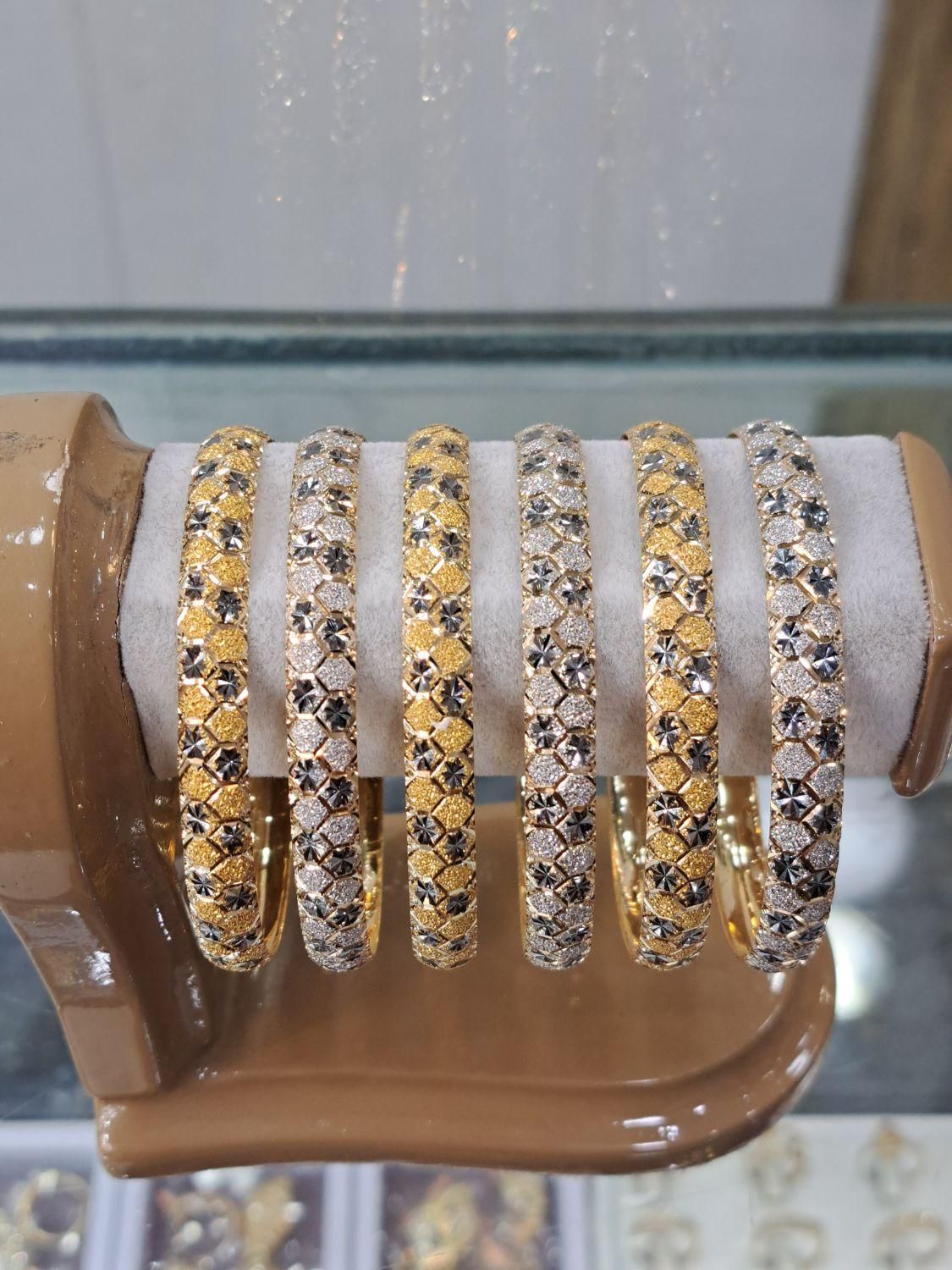 النگو بهنژاد|جواهرات|قم, نیروگاه|دیوار