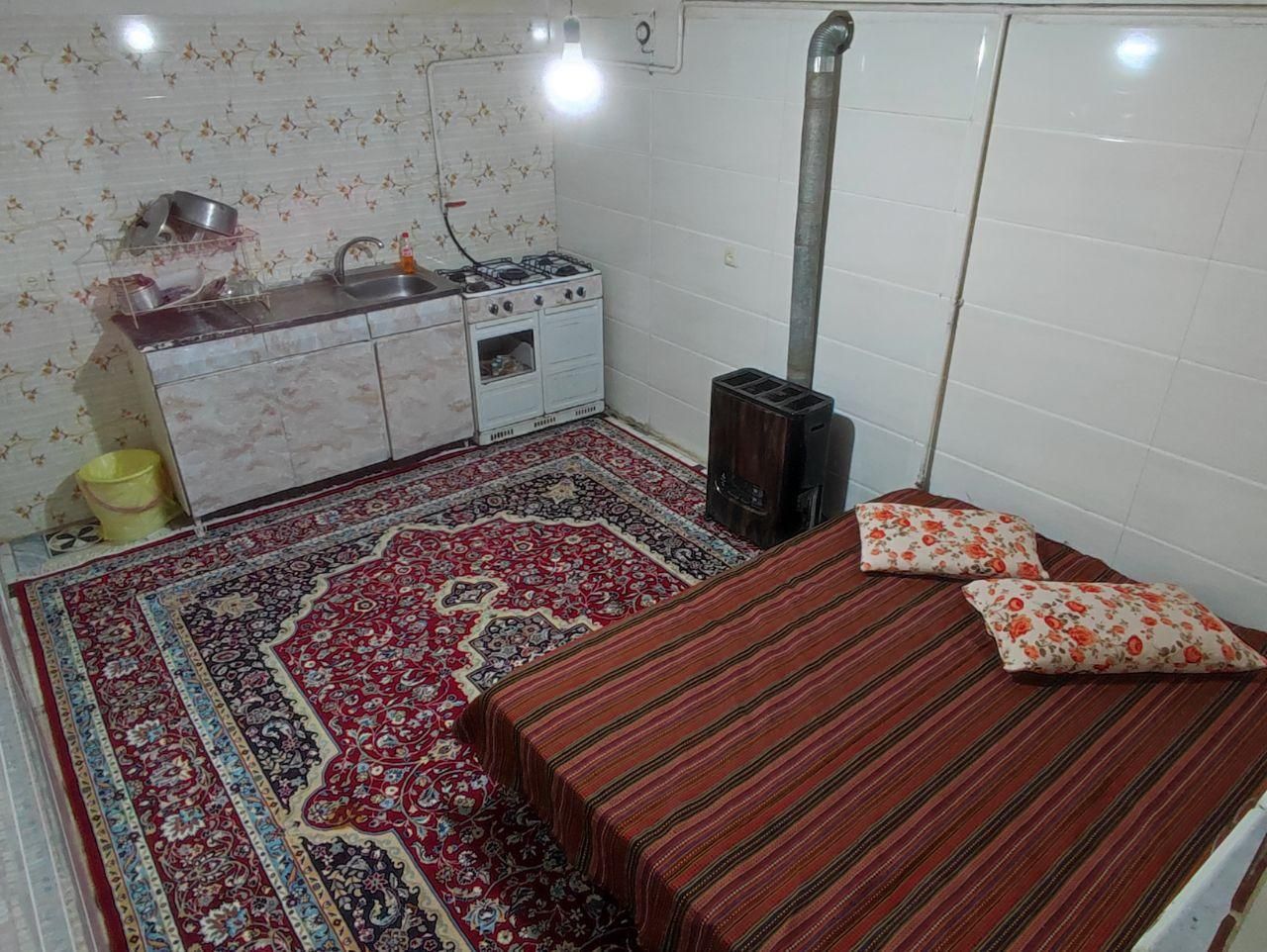 سوئیت چهار تخت پارکینگ دار با کولر گازی|اجارهٔ کوتاه‌مدت آپارتمان و سوئیت|یزد, |دیوار