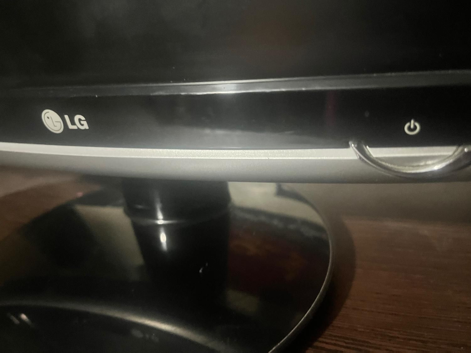 مانیتور LG اینچ17 گلدیران|قطعات و لوازم جانبی رایانه|تهران, بهارستان|دیوار