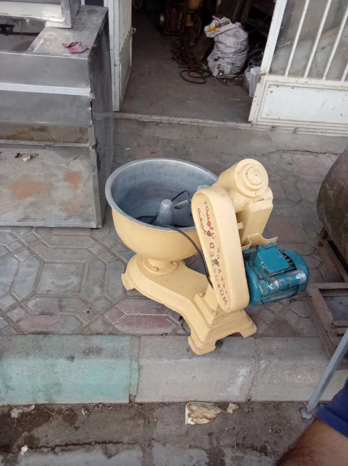 خمیرگیر/20کیلویی/چرخ گوشت۳۲/میزبریان.میزبردینگ|کافی‌شاپ و رستوران|اصفهان, قهجاورستان|دیوار