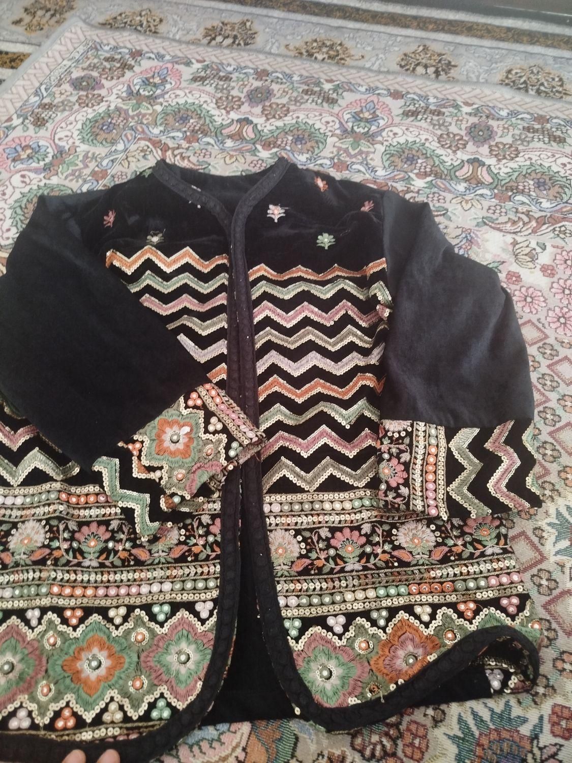 مانتو کتی|لباس|زابل, |دیوار