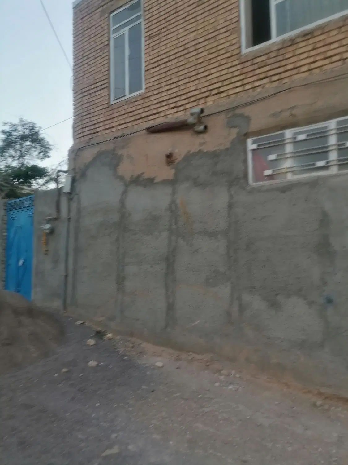 منزل ویلایی دو طبقه.دونبش سفت کاری شده.بلوارکشمیری|فروش خانه و ویلا|مشهد, سیس‌آباد|دیوار