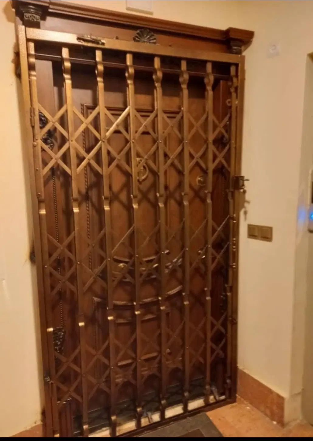 نصب نرده حفاظ فرفورژه تراس محافظ آکاردئون.تسمه.|مصالح و تجهیزات ساختمان|مشهد, گلبرگ شمالی|دیوار