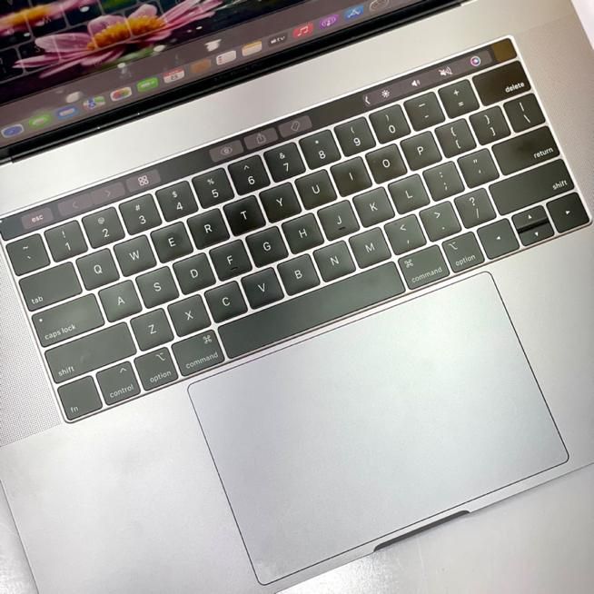 MacBook 2019 گرافیکدار|رایانه همراه|شیراز, ملاصدرا|دیوار