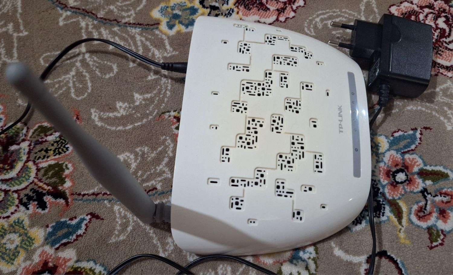 مودم tplink TD-W8151N کاملا سالم و کم کارکرد|مودم و تجهیزات شبکه|ایلام, |دیوار