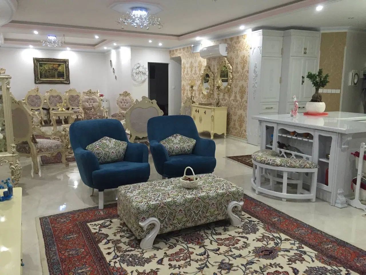 مبلمان راحتی ۴ نفره به همراه ناهارخوری ۴ نفره پاف|مبلمان خانگی و میز عسلی|تهران, آبشار تهران (دریاچه)|دیوار