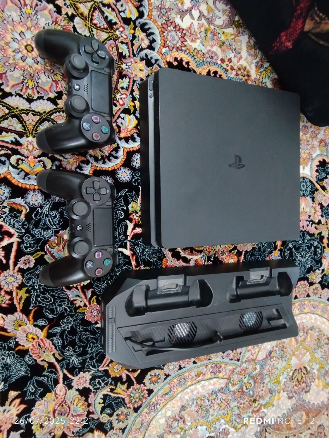 فروش ps4 اسلیم ۱ترا ۲دسته همراه با لوازم جانبی|کنسول، بازی ویدئویی و آنلاین|محلات, |دیوار