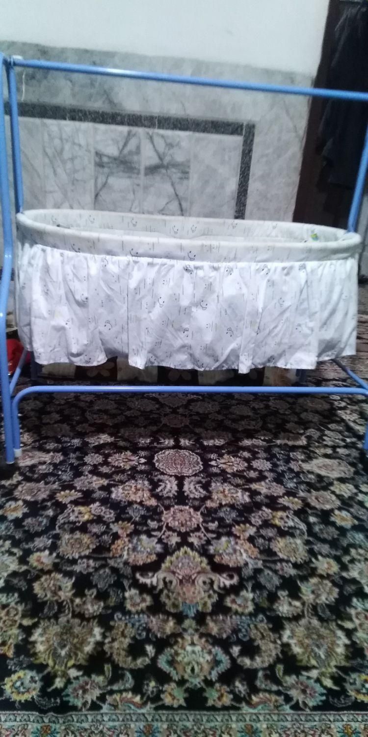 گهواره به در حد نو|تخت و صندلی بچه|زاهدان, |دیوار