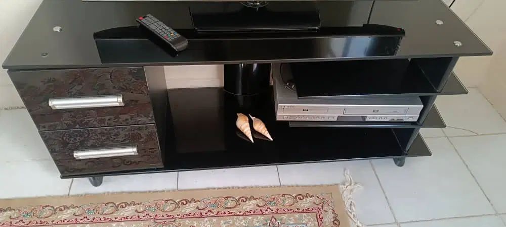 میز تلویزیون مشکی تمیز، مناسب TV تا ۵۵ اینچ|میز تلویزیون|تهران, گرگان|دیوار
