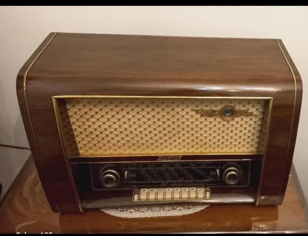 رادیو لامپی قدیمی لوپتا مدل ونوس FM دار|کلکسیون اشیاء عتیقه|تهران, آبشار تهران (دریاچه)|دیوار