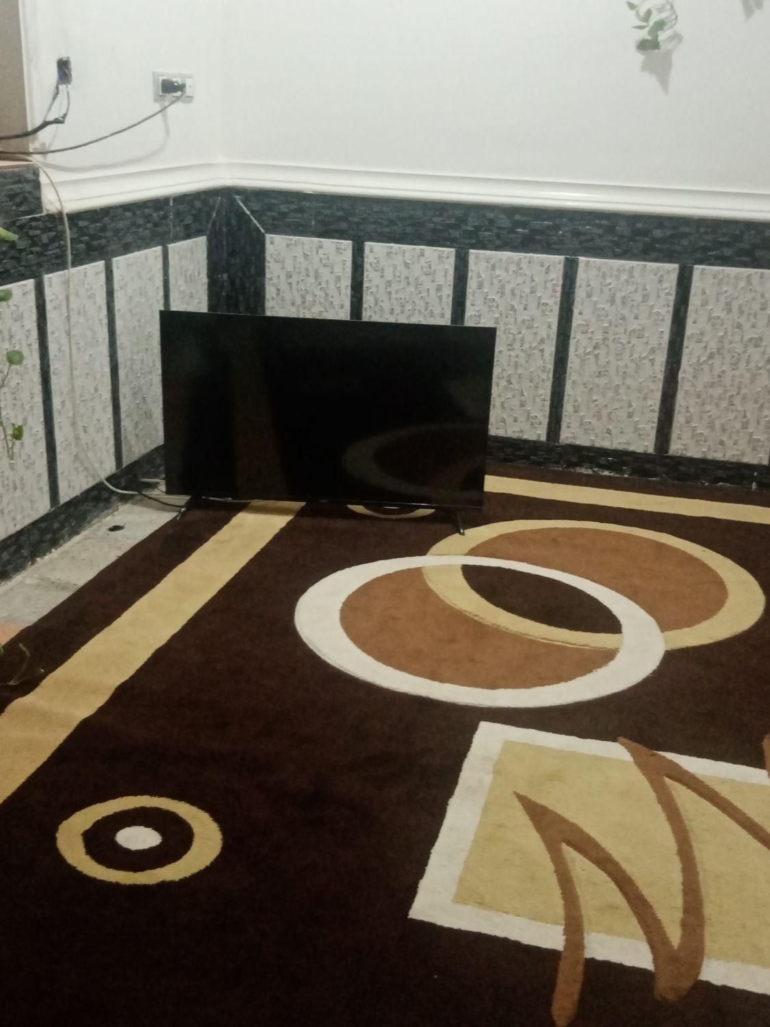 تلویزیون ای ولی 43 اینج کار کرده|تلویزیون و پروژکتور|بندر دیر, |دیوار