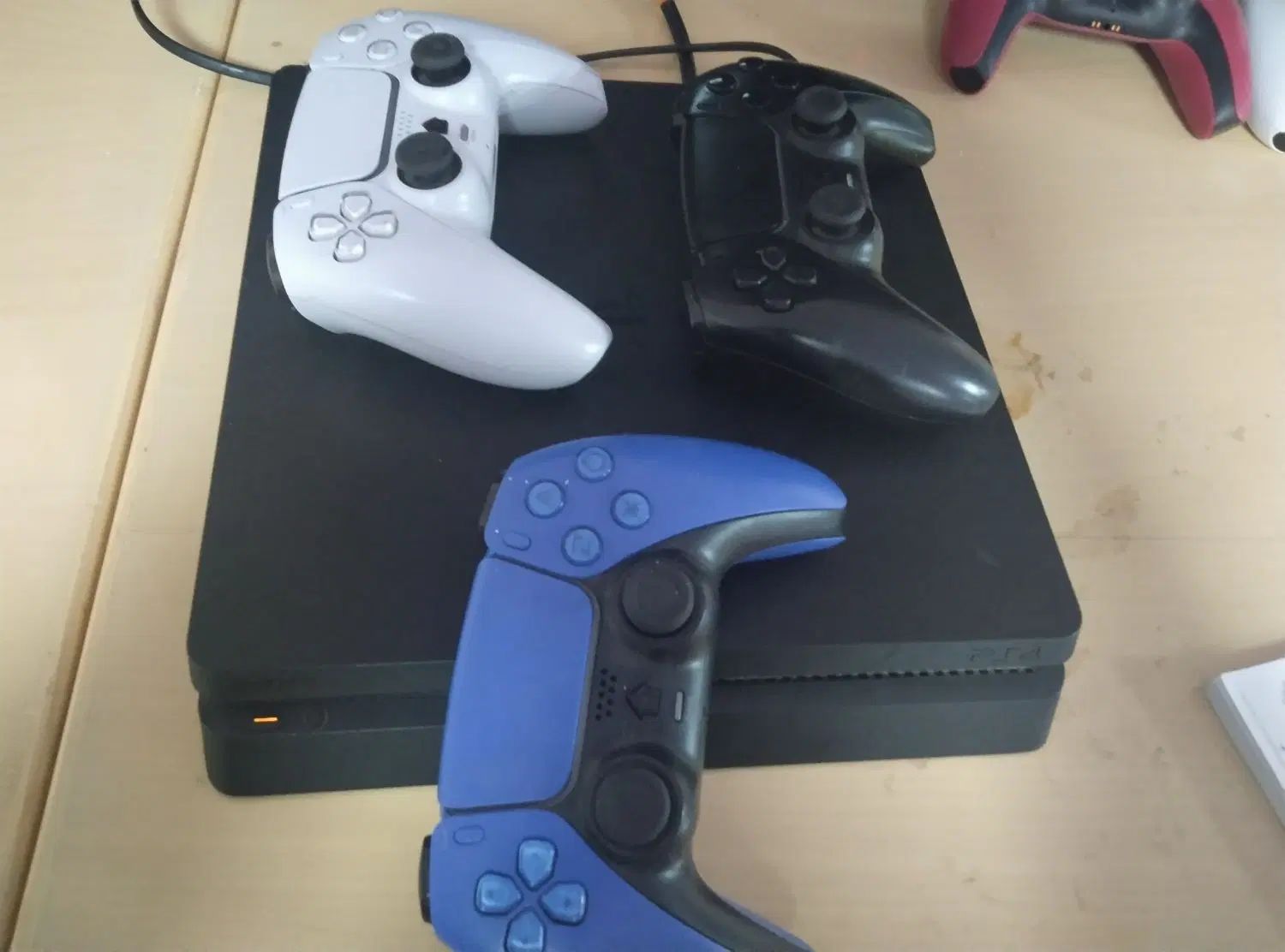 کنسول PS4 یک ترا اسلیم با سه دسته|کنسول، بازی ویدئویی و آنلاین|تهران, خواجه نصیر طوسی|دیوار