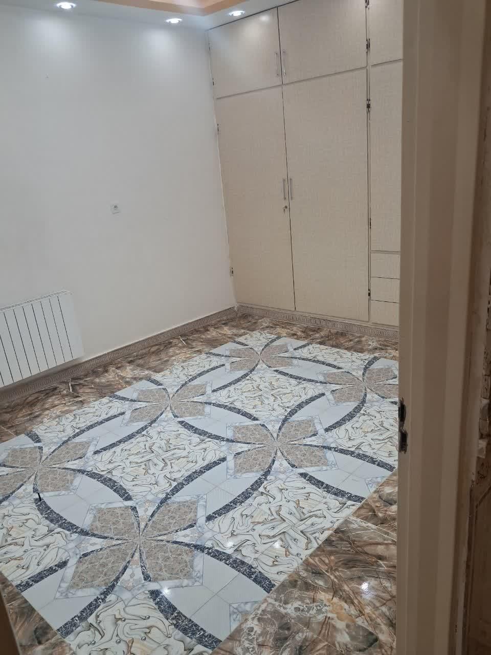 واحد۱۳۰متری همکف واقع در 18متری چمران کوچه رحمت|فروش آپارتمان|رزن, |دیوار