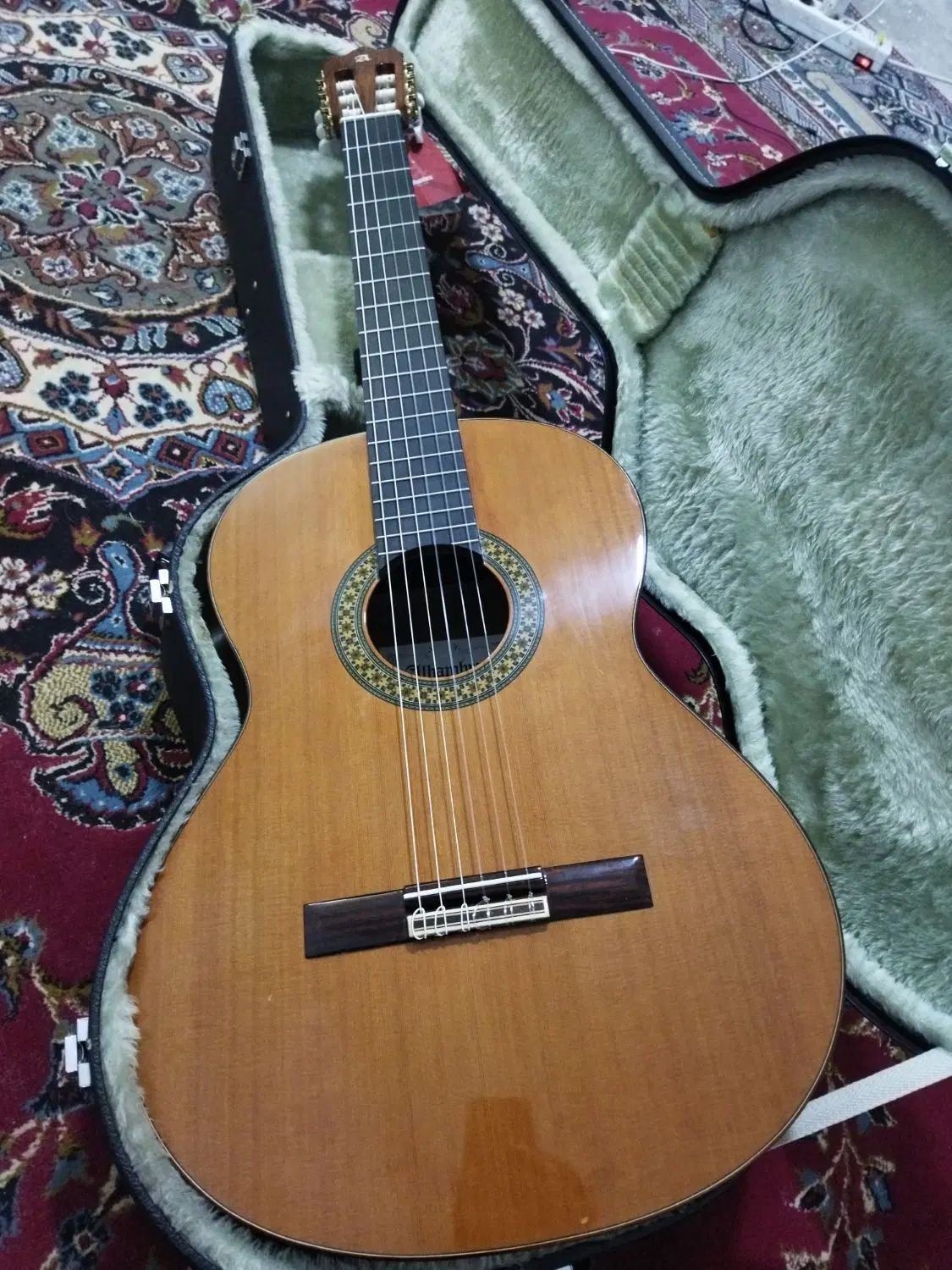 گیتار اسپانیایی کلاسیک فلامنکو الحمبرا Alhambra P4|گیتار، بیس، امپلیفایر|قوچان, |دیوار