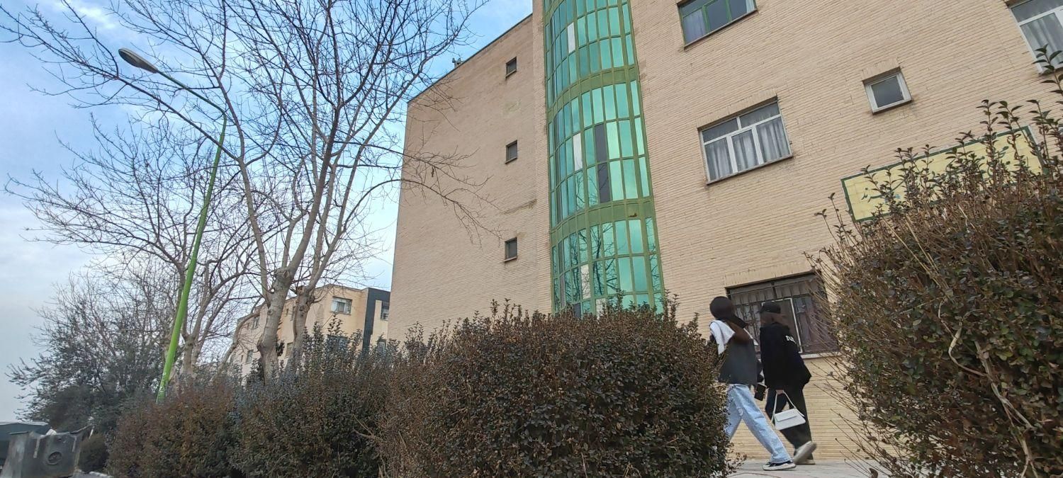 آپارتمان مرکز شهر|فروش آپارتمان|فولادشهر, B4|دیوار