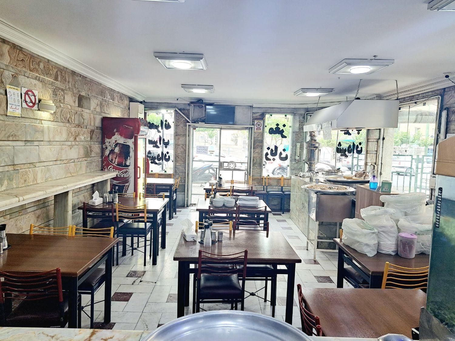 نیروی ساده جهت کار در طباخی|استخدام خدمات فروشگاه و رستوران|تهران, گیشا|دیوار