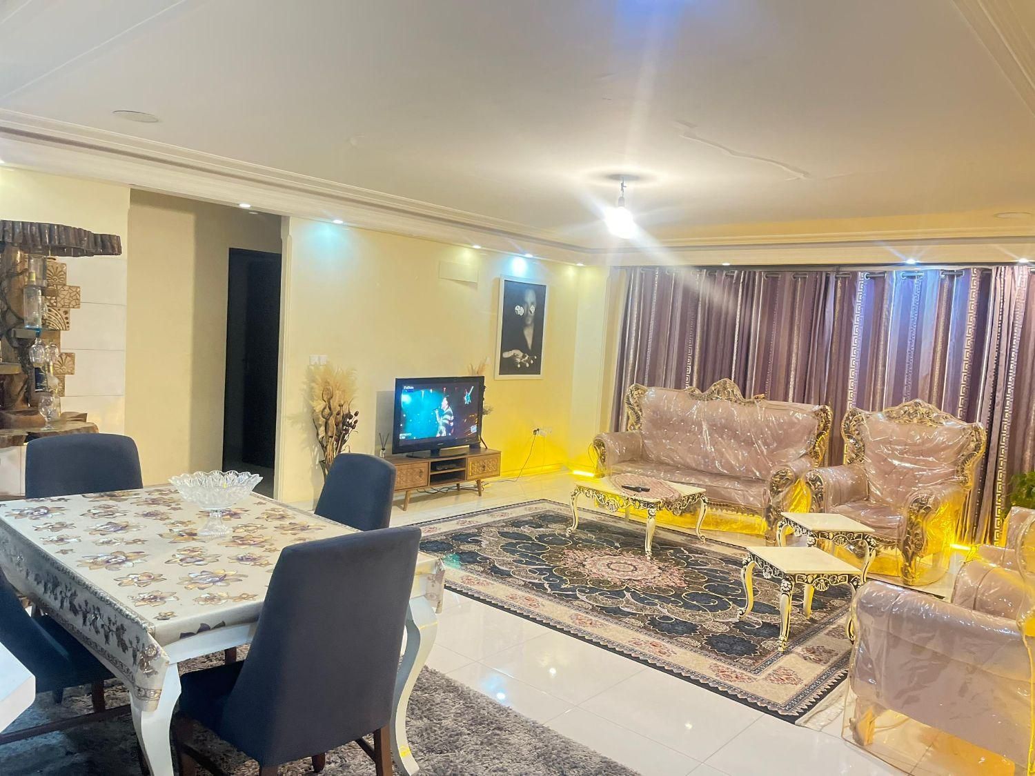 اجاره اپارتمان مبله .رنت خونه. منزل روزانه|اجارهٔ کوتاه‌مدت آپارتمان و سوئیت|شیراز, تاچارا|دیوار