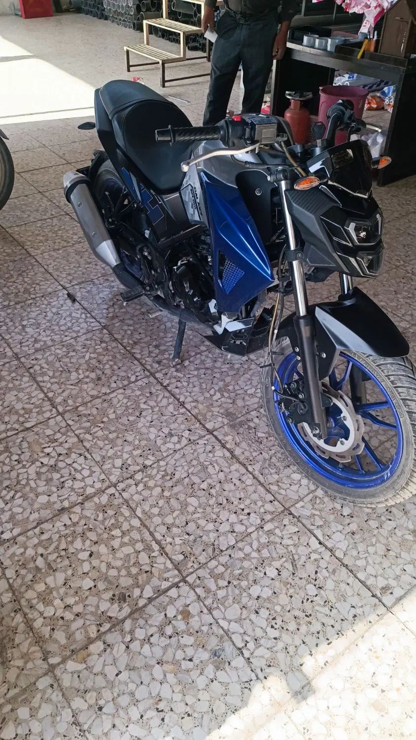 گلکسی na 180 sym|موتورسیکلت|اصفهان, باغ دریاچه|دیوار