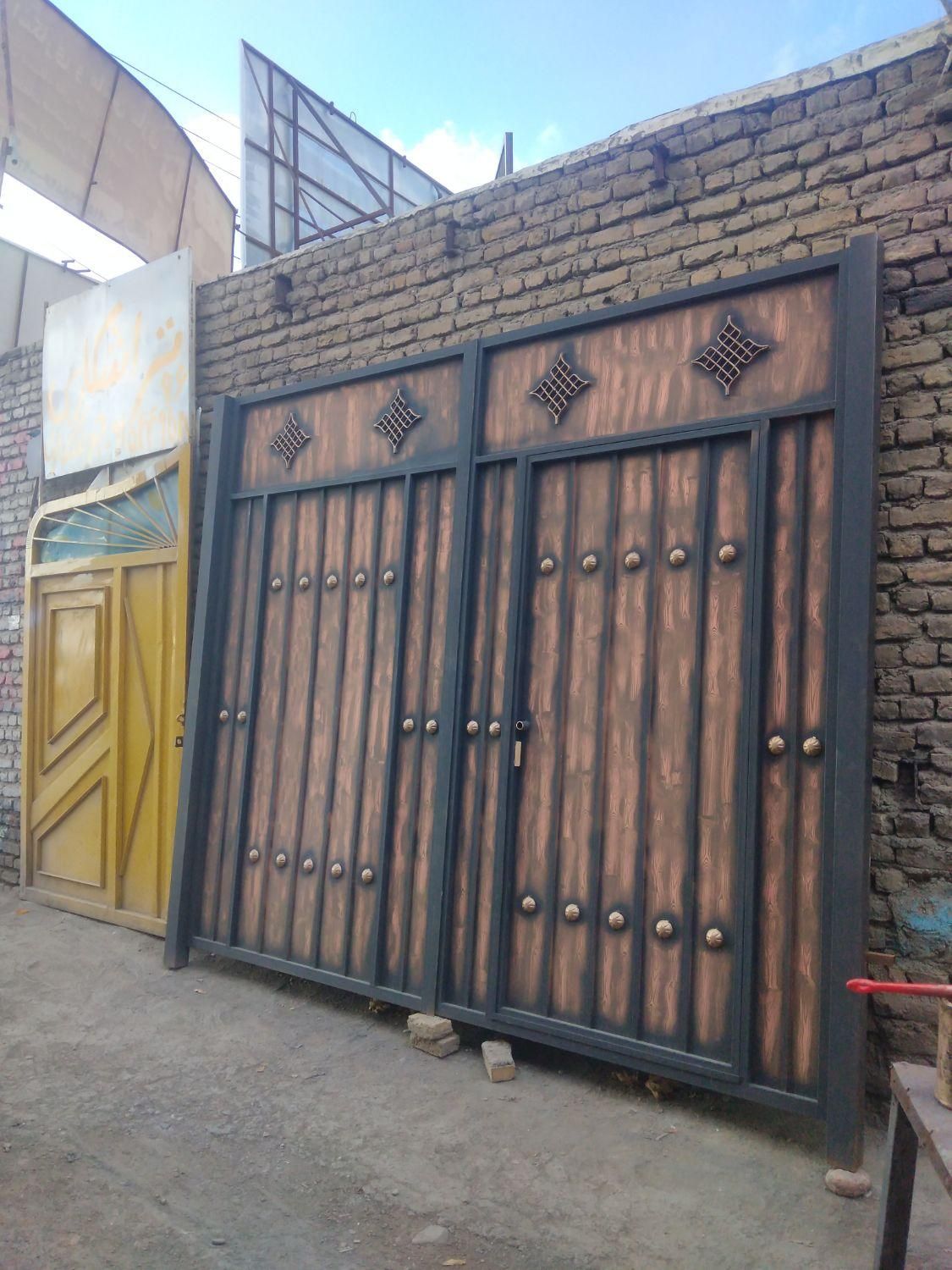 درب باغ ویلا حیاطی 3لت ویلایی کیت کت باغی حیاط|عمده‌فروشی|مشهد, امیریه|دیوار