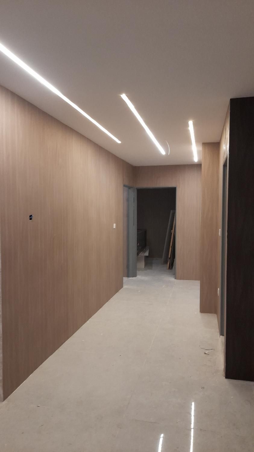 نصاب کاغذ دیواری ، نصب پوستر ، ابزار|خدمات پیشه و مهارت|شیراز, میانرود|دیوار