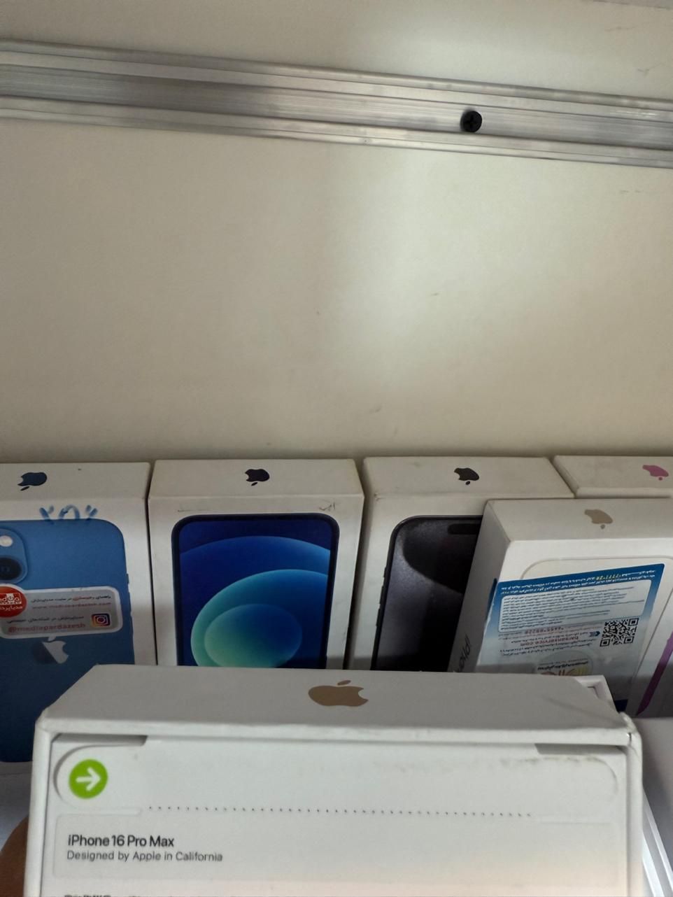 اپل iPhone 16 Pro Max با حافظهٔ ۵۱۲ گیگابایت|موبایل|کرج, کوی امامیه|دیوار