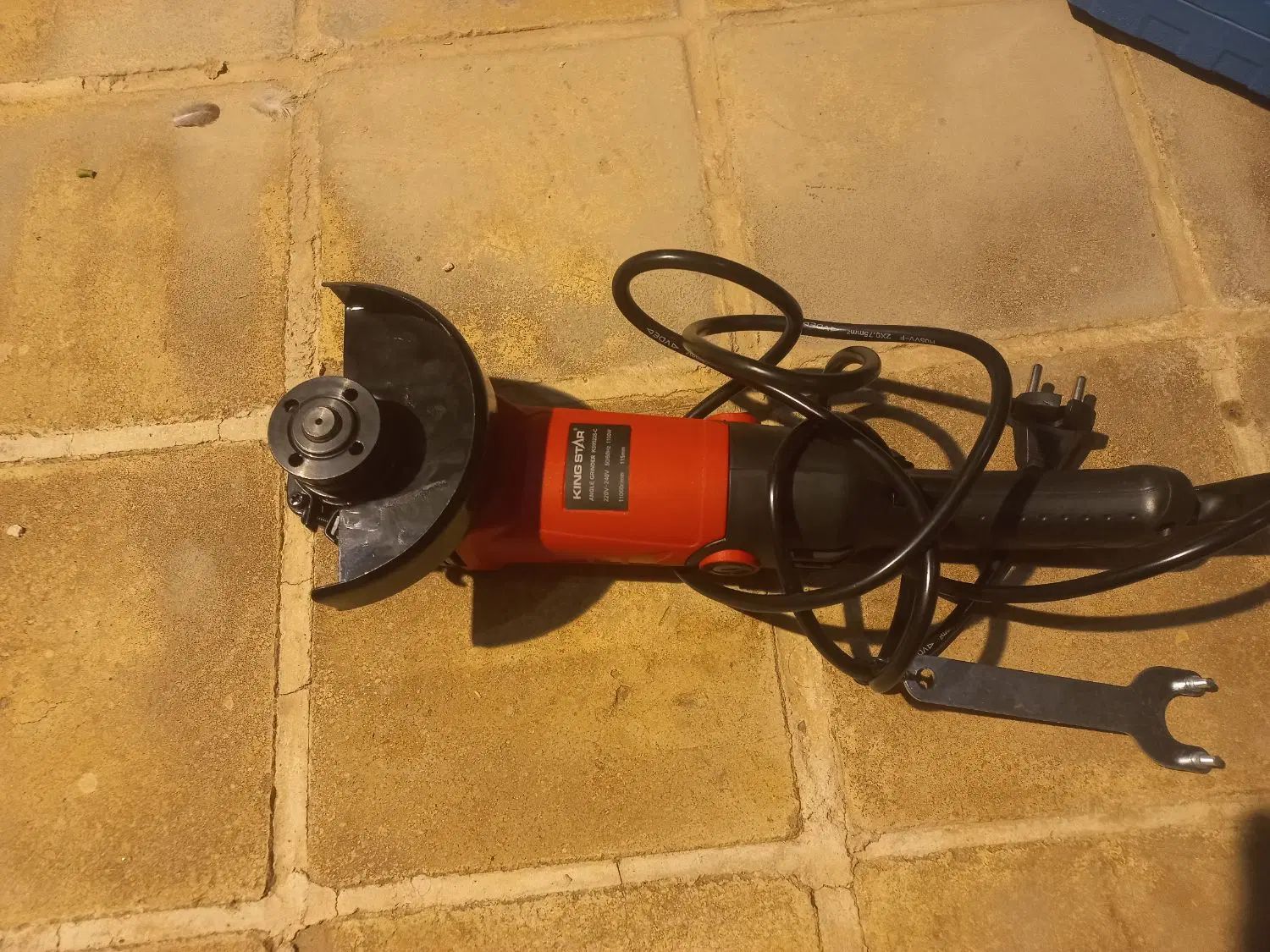 دریل برقی ومینی سنگ و پیچ گوشتی شارژی(دریل شارژی)|ابزارآلات|یزد, |دیوار