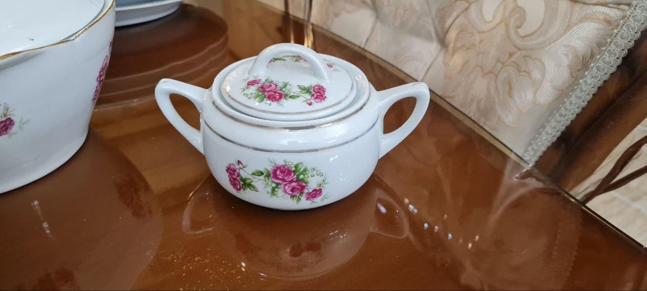 سرویس چینی گل سرخی آنتیک|ظروف سرو و پذیرایی|تهران, مینای جنوبی|دیوار