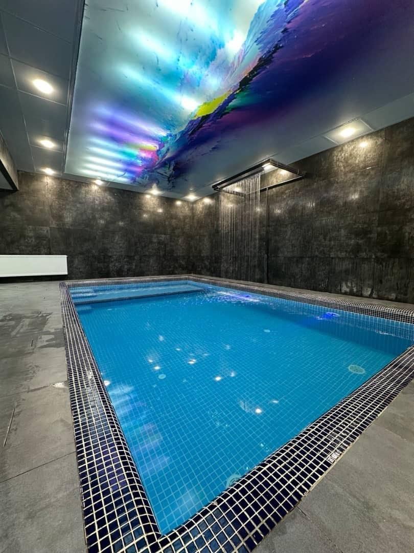 ویلااستخردار نوساز مدرن *لوکس*|اجارهٔ کوتاه‌مدت ویلا و باغ|رشت, گلسار|دیوار