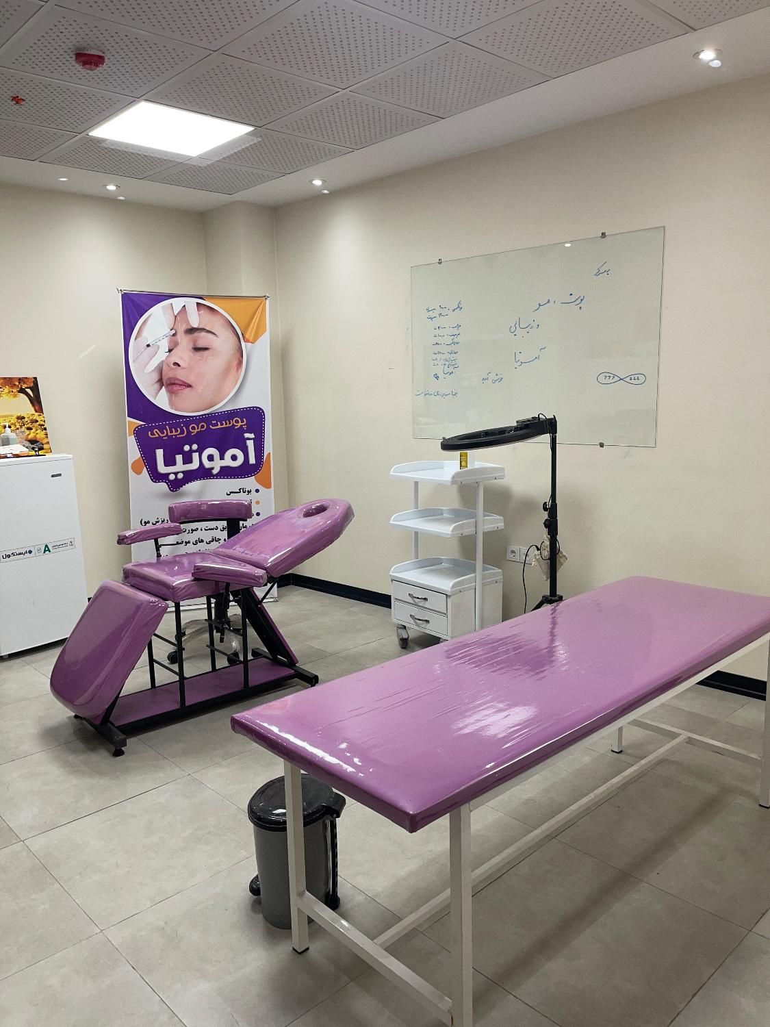 تخت و  صندلی تزریقات میزمنشی و مبل انتظار|پزشکی|ری, دیلمان|دیوار