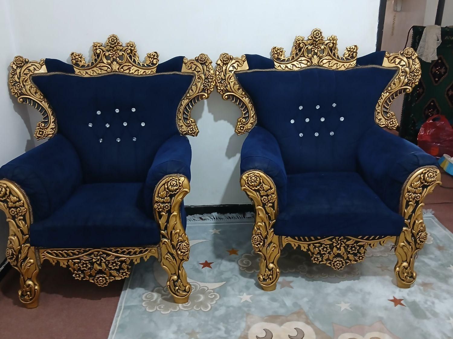 2 عدد مبل تک نفره سلطنتی|مبلمان خانگی و میز عسلی|آق قلا, |دیوار