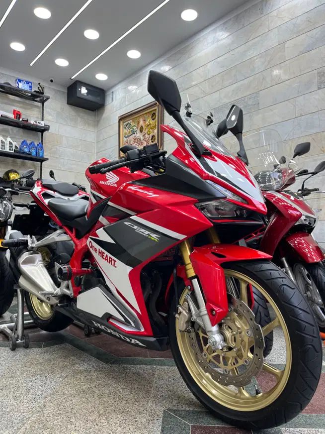 هوندا CBR 250RR پرچمی درحد خشک قاتل ZX25|موتورسیکلت|تهران, منیریه|دیوار