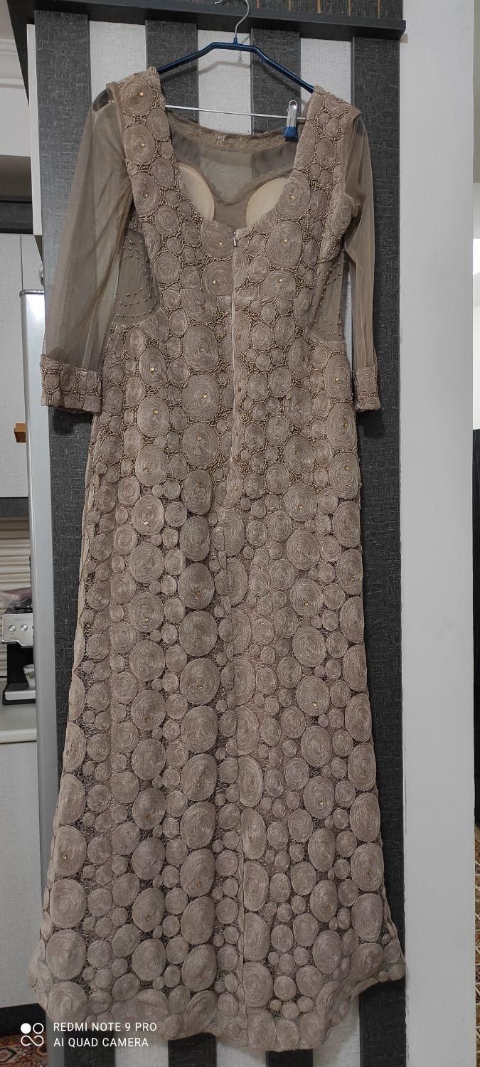 لباس شب بلند|لباس|بابل, |دیوار