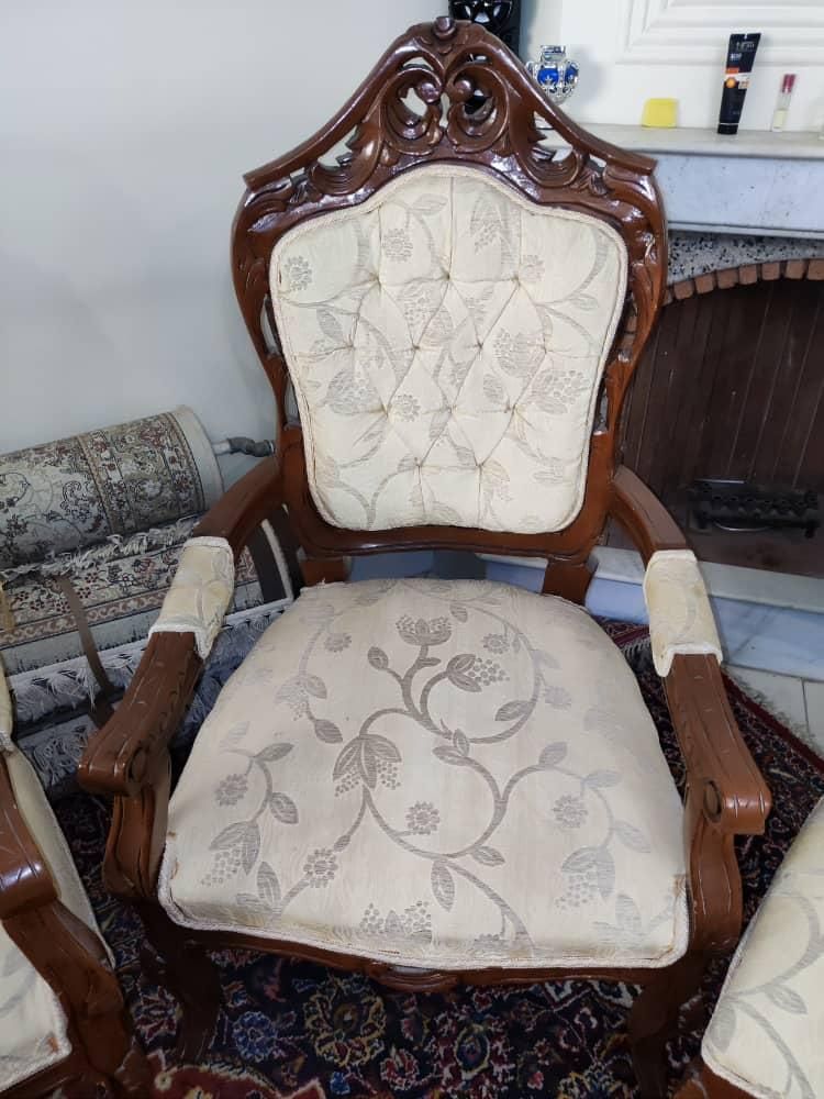 مبل ۹نفره ناهارخوری ۴نفره چوب گردو سالم|مبلمان خانگی و میز عسلی|اصفهان, جنیران (لادان)|دیوار