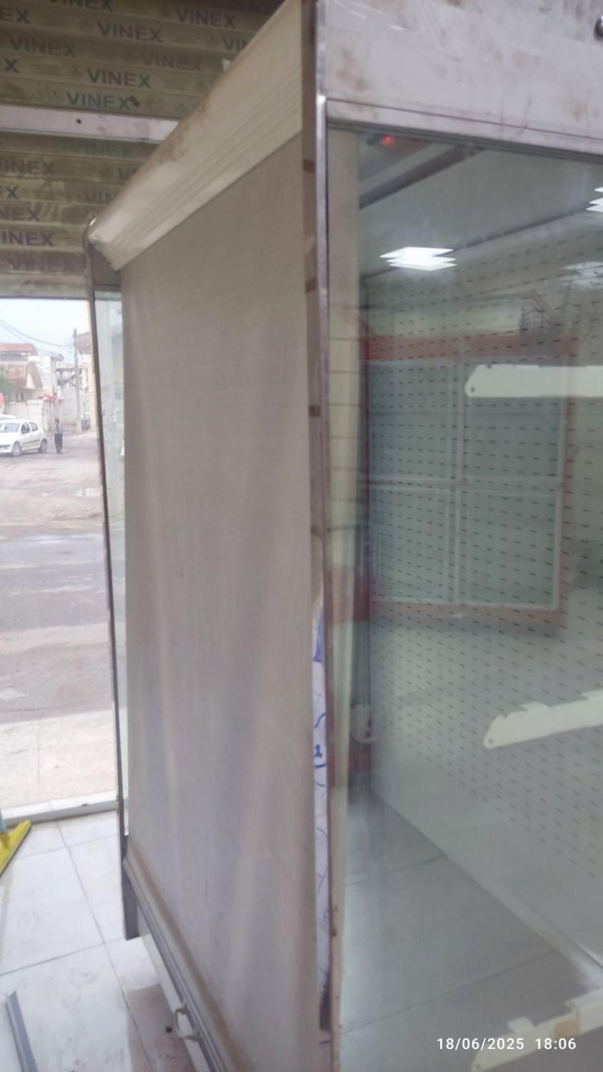 یخچال فریزر بستنی ایستاده. 30. و پرده هوا.50میلیون|فروشگاه و مغازه|رشت, کوی امام رضا|دیوار