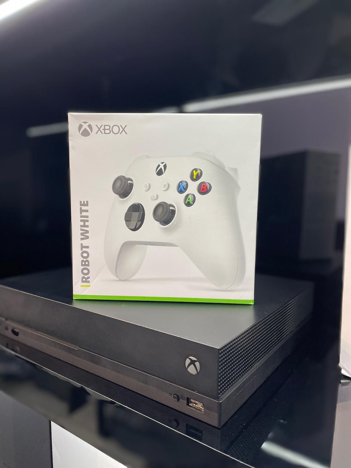 xbox one x همراه با دو دسته و فول بازی|کنسول، بازی ویدئویی و آنلاین|اصفهان, مفتح|دیوار