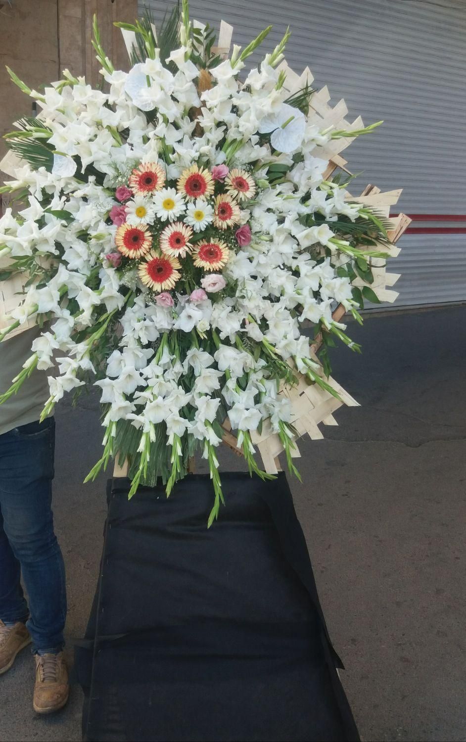 اجاره و فروش انواع تاج گل تسلیت و ترحیم|خدمات پذیرایی، مراسم|تبریز, |دیوار