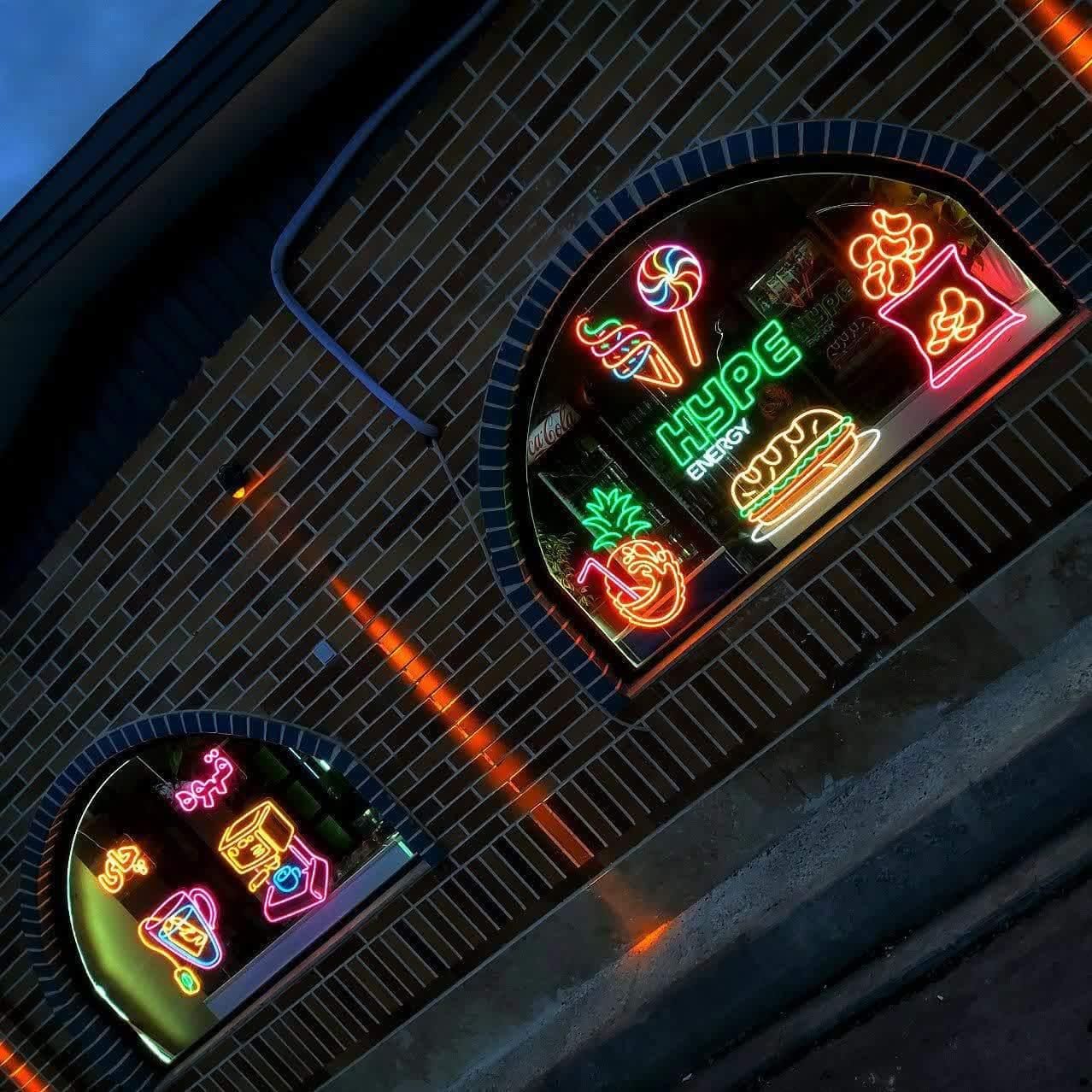 نئون - ساخت تخصصی تابلو نئونی|خدمات پیشه و مهارت|قم, زنبیل آباد|دیوار