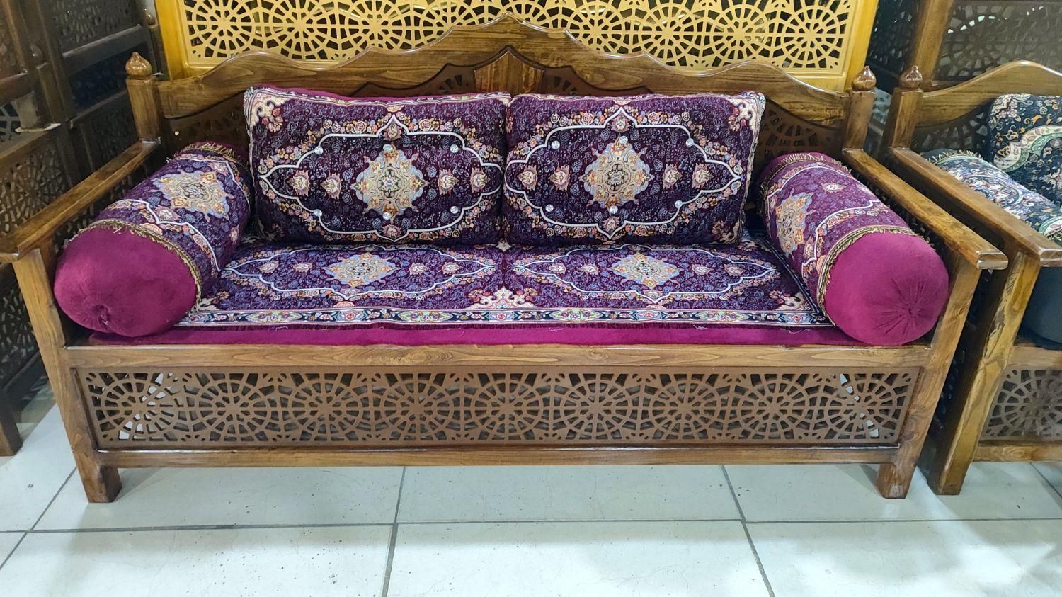 تخت سنتی و مبل سنتی ۲×۷۰ کد ۲۰۶۵|مبلمان خانگی و میز عسلی|خمینیشهر, |دیوار