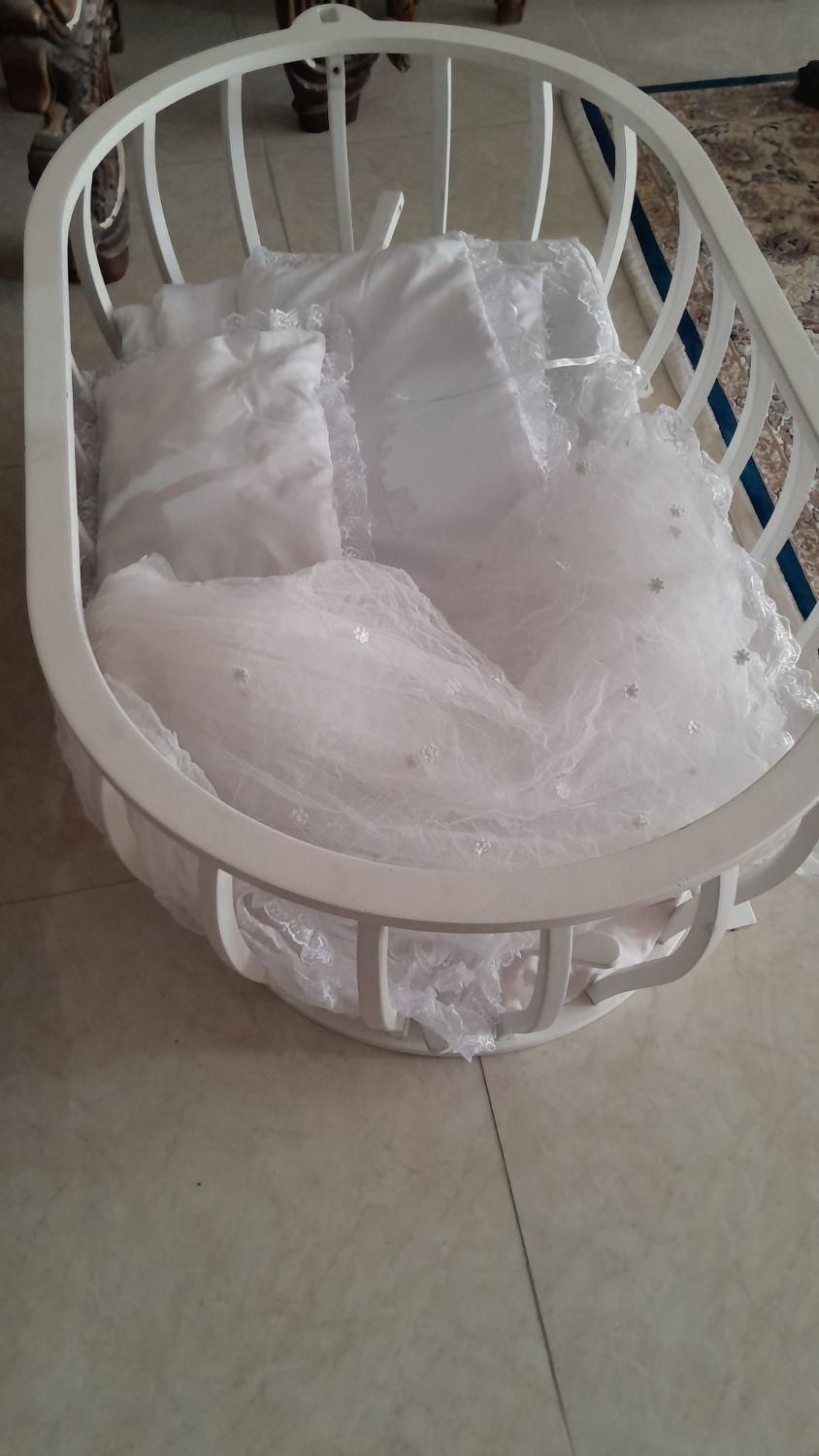 تخت کنار تخت مادر نو|تخت و صندلی بچه|مشکین‌دشت, |دیوار