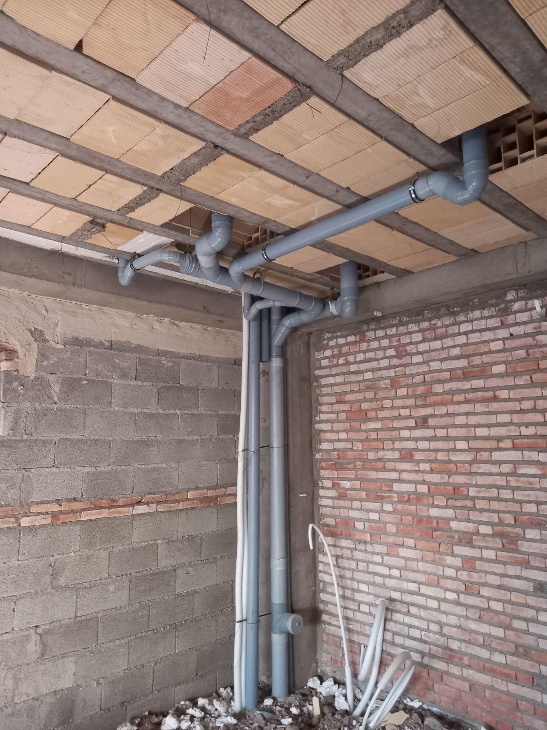 تاسیسات و لوله کشی زرین سوز (حسینقلی زاده)|خدمات پیشه و مهارت|سراب, |دیوار