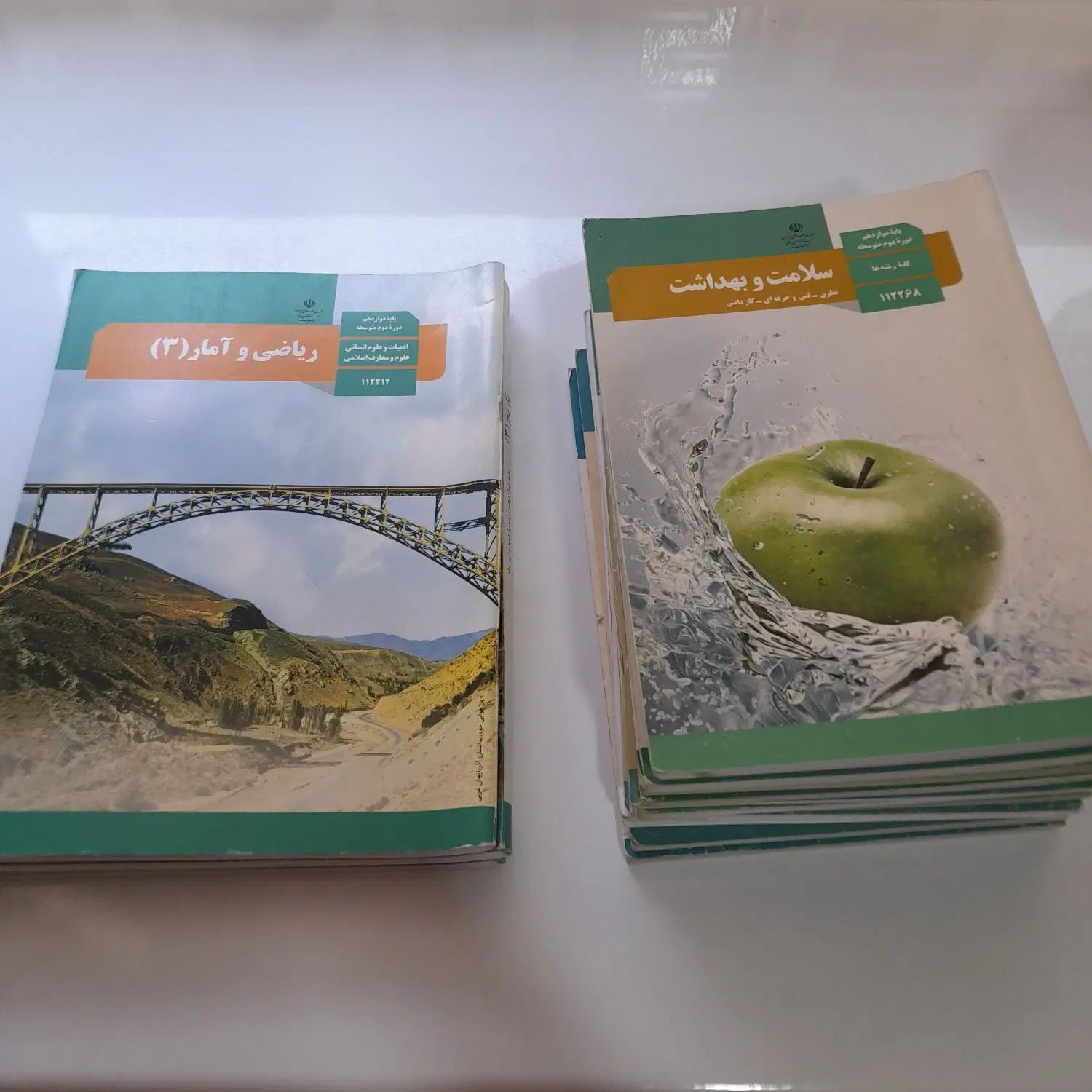 فروش پکیج کامل کتاب‌های دبیرستان، رشته انسانی.|کتاب و مجله آموزشی|تهران, علی‌آباد|دیوار