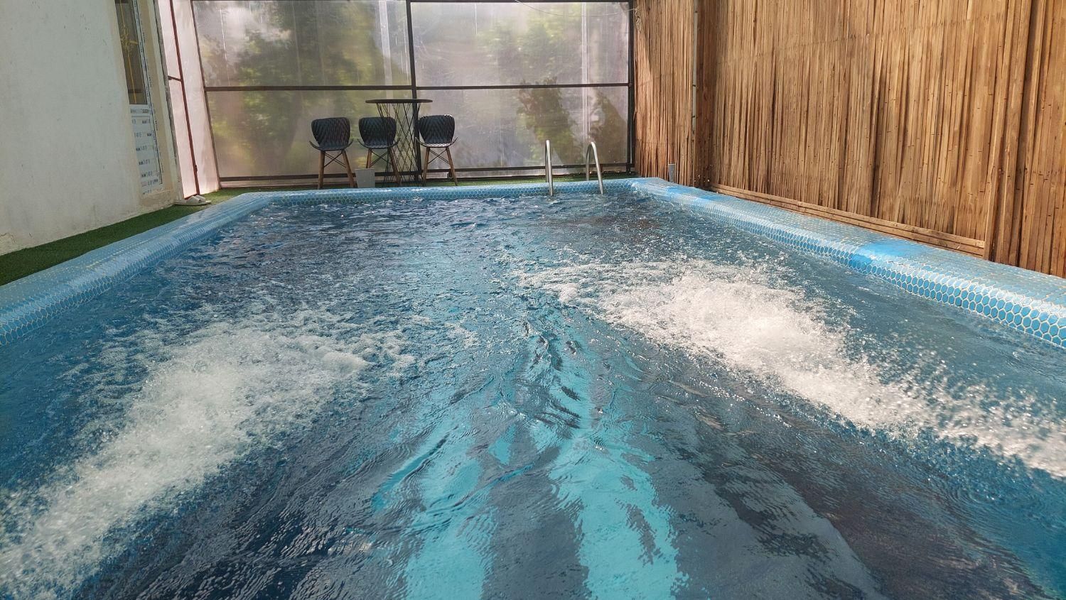 باغ ویلا سه خواب استخر آب گرم دنج|اجارهٔ کوتاه‌مدت ویلا و باغ|فردیس, شهرک ناز|دیوار